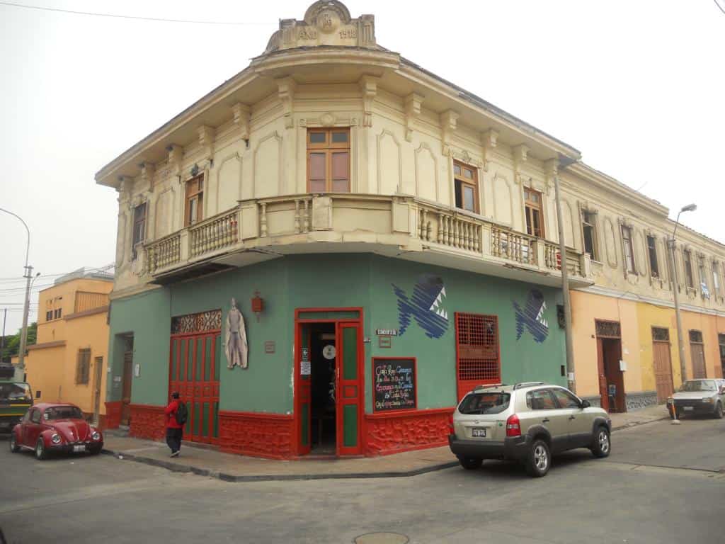 Lado de fora de La Canta Rana - Melhor Ceviche em Lima