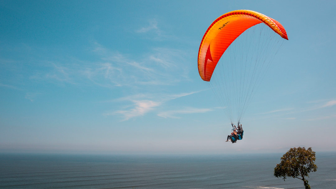 Paragliding over the coast of Miraflores