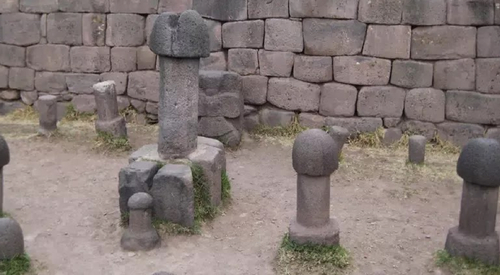 Lake Titicaca Information - ruins of inka uyu temple