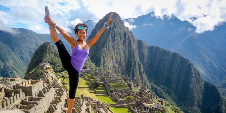 mujer saludable en Machu Picchu
